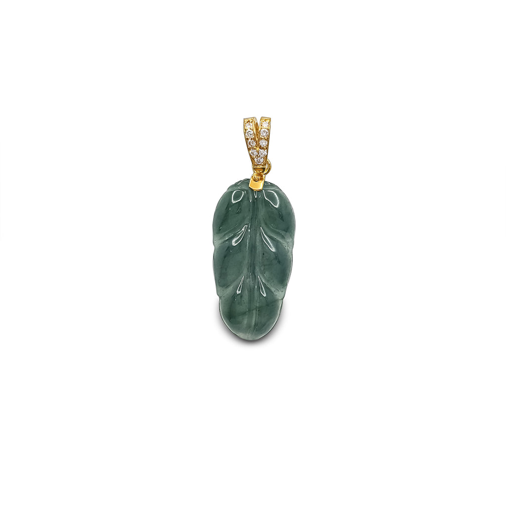 14k 2024 gold carved jade leaf pendant