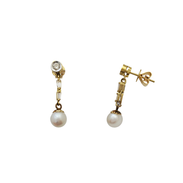 Cultured Pearl with Diamond Dangling Earrings (18K)